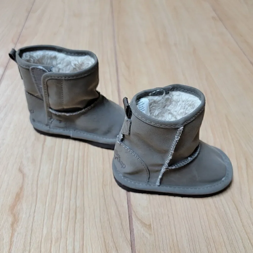 BABY GAP TAUPE SHEARLING BOOTIES